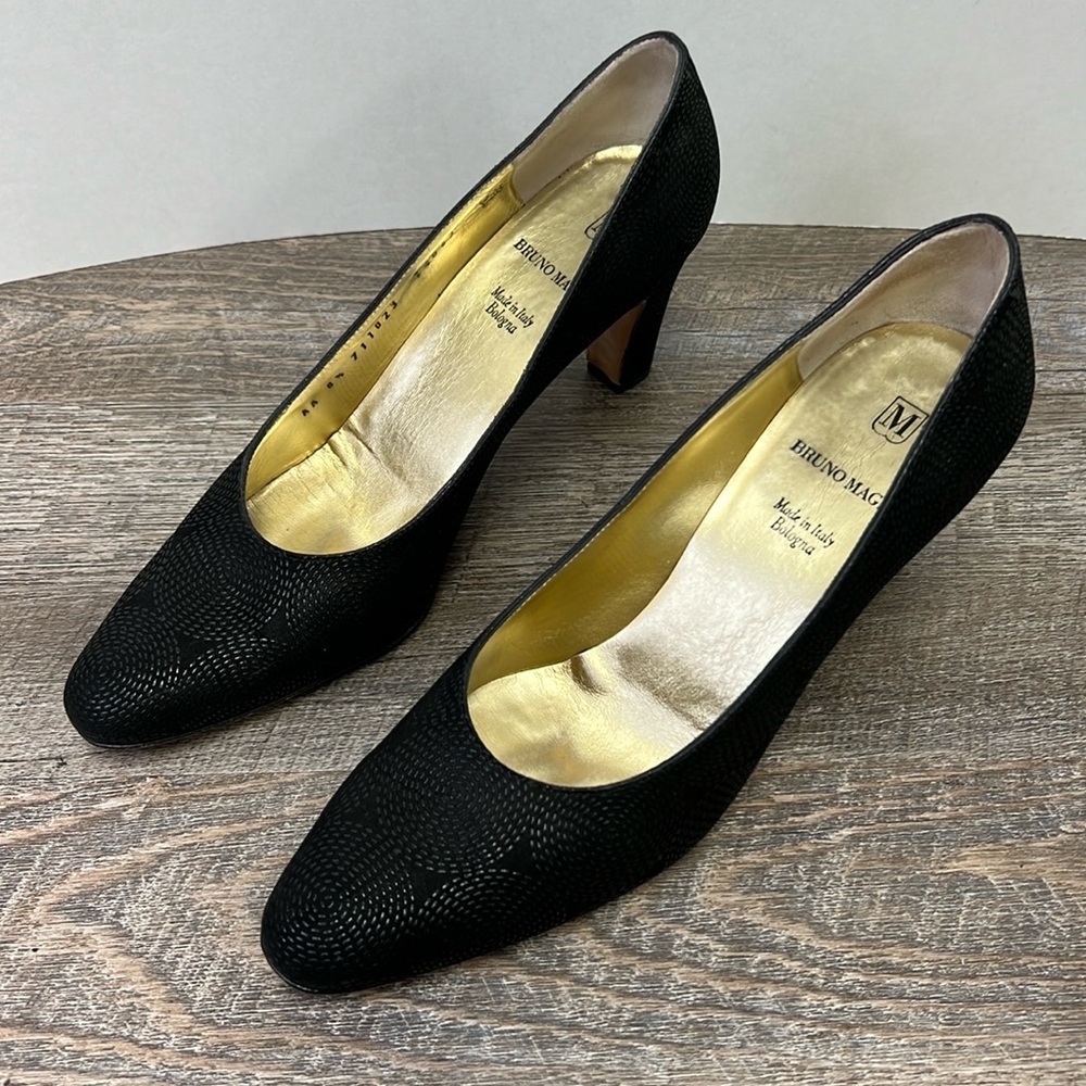 Bruno Magli Black Textured Leather Pumps – Made in Italy – Size 8.5